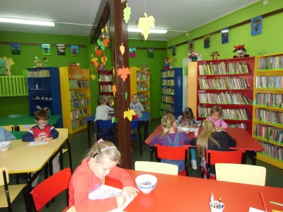 Przedszkolaki z wizytą w bibliotece - zdjęcie6