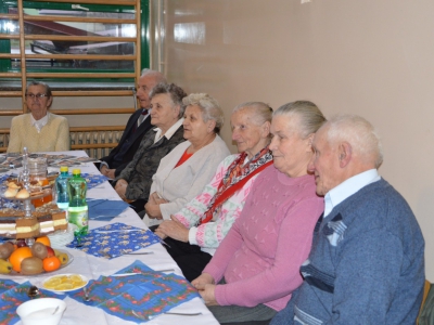 Spotkanie Świąteczne z Seniorami w Żabnicy - zdjęcie6