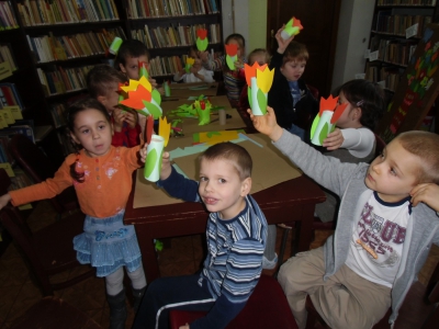 Przedszkolaki w bibliotece - zdjęcie1