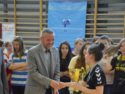 Turniej Podbeskidzkiej Ligi Piłki Ręcznej Dziewcząt - zdjęcie11