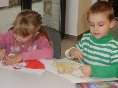 Przedszkolaki w bibliotece w Żabnicy - zdjęcie3