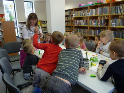 Przedszkolaki w bibliotece. - zdjęcie16