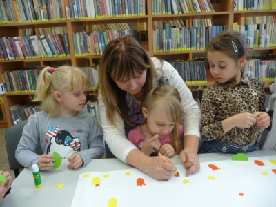 Przedszkolaki w bibliotece. - zdjęcie12