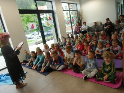 Przedstawienie w bibliotece w Żabnicy. - zdjęcie26