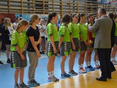 Turniej Podbeskidzkiej Ligi Piłki Ręcznej Dziewcząt -  fotorelacja! - zdjęcie3