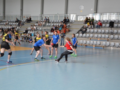 Turniej Podbeskidzkiej Ligi Piłki Ręcznej Dziewcząt -  fotorelacja! - zdjęcie39