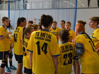 Turniej Podbeskidzkiej Ligi Piłki Ręcznej Dziewcząt -  fotorelacja! - zdjęcie24