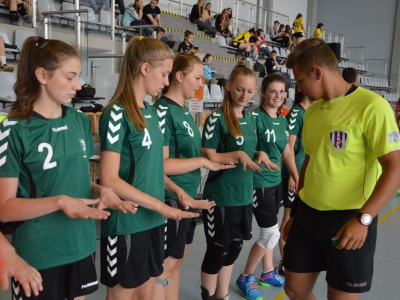Turniej Podbeskidzkiej Ligi Piłki Ręcznej Dziewcząt -  fotorelacja! - zdjęcie22