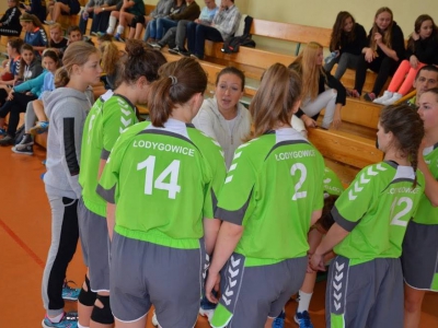 Sukces TS Metal Węgierska Górka w turnieju  Podbeskidzkiej Ligi Amatorskiej Piłki Ręcznej Dziewcząt - zdjęcie16