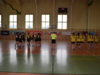 Sukces TS Metal Węgierska Górka w turnieju  Podbeskidzkiej Ligi Amatorskiej Piłki Ręcznej Dziewcząt - zdjęcie11