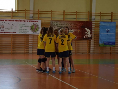 Sukces TS Metal Węgierska Górka w turnieju  Podbeskidzkiej Ligi Amatorskiej Piłki Ręcznej Dziewcząt - zdjęcie10
