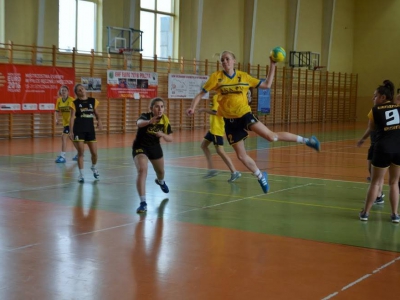 Sukces TS Metal Węgierska Górka w turnieju  Podbeskidzkiej Ligi Amatorskiej Piłki Ręcznej Dziewcząt - zdjęcie9