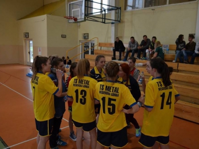 Sukces TS Metal Węgierska Górka w turnieju  Podbeskidzkiej Ligi Amatorskiej Piłki Ręcznej Dziewcząt - zdjęcie7