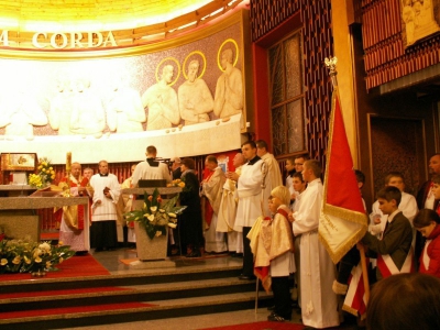 Kardynał Dziwisz 6 listopada w kościele "jednej doby" - zdjęcie7