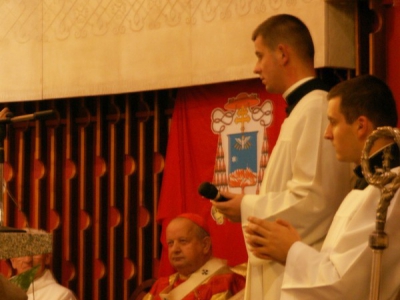 Kardynał Dziwisz 6 listopada w kościele "jednej doby" - zdjęcie6