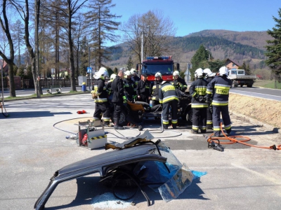 Szkolenie praktyczne w obsłudze sprzętu do ratownictwa technicznego w Cięcinie - zdjęcie8
