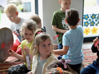 Lektura pachnąca piernikami… czyli ciąg dalszy akcji „Samorządowcy czytają dzieciom” - zdjęcie14