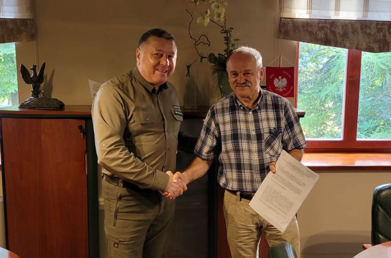 Umowa dotycząca lokalizacji nowego pieszego szlaku PTTK w Cięcinie podpisana!