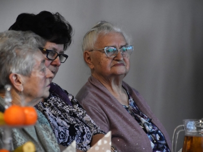 Spotkanie świąteczne z seniorami w Żabnicy - zdjęcie30