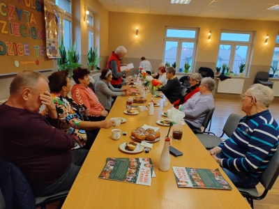 Spotkanie Seniorów z okazji  Tłustego Czwartku! - zdjęcie7