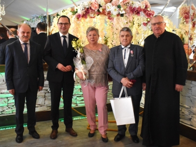 Jubileusz 50-lecia pożycia małżeńskiego w gminie Węgierska Górka - zdjęcie55