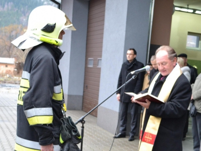 Uroczyste poświęcenie i przekazanie wozu strażackiego OSP Węgierska Górka - zdjęcie16