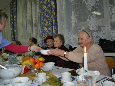 Świąteczne spotkania z seniorami - zdjęcie10